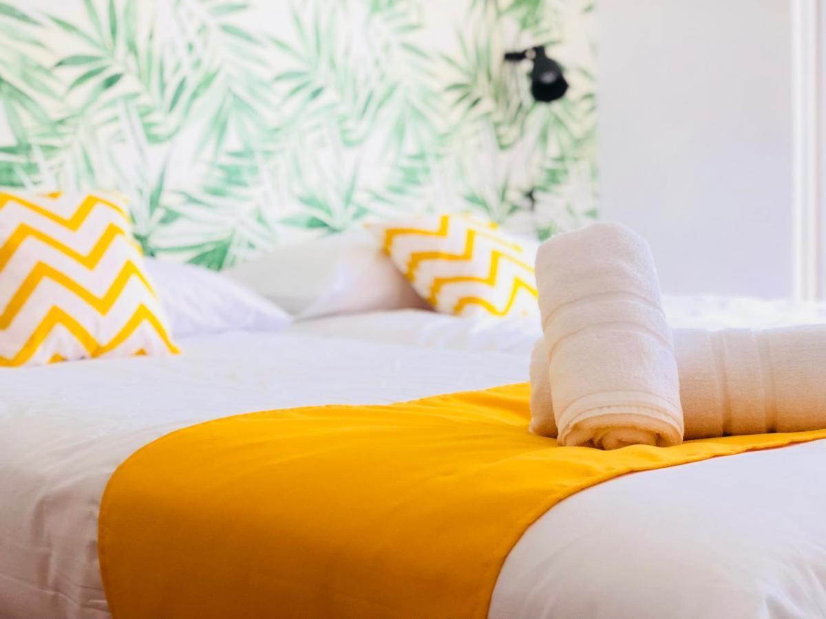 Nanit Rooms Ibiza Hostal サンタ・エウラリア・デス・リウ エクステリア 写真