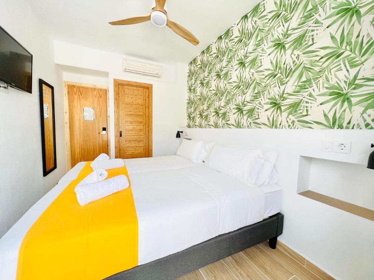 Nanit Rooms Ibiza Hostal サンタ・エウラリア・デス・リウ エクステリア 写真