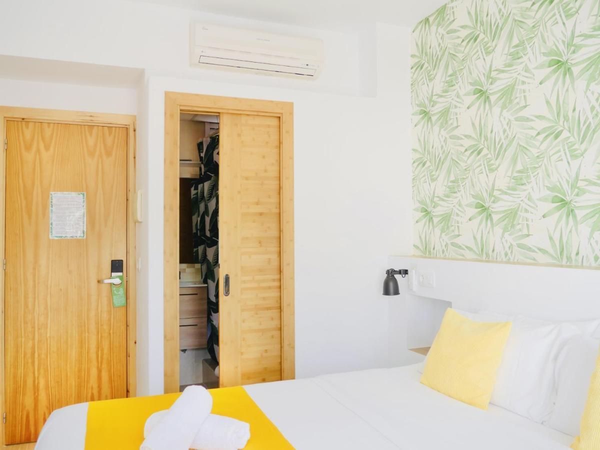 Nanit Rooms Ibiza Hostal サンタ・エウラリア・デス・リウ エクステリア 写真
