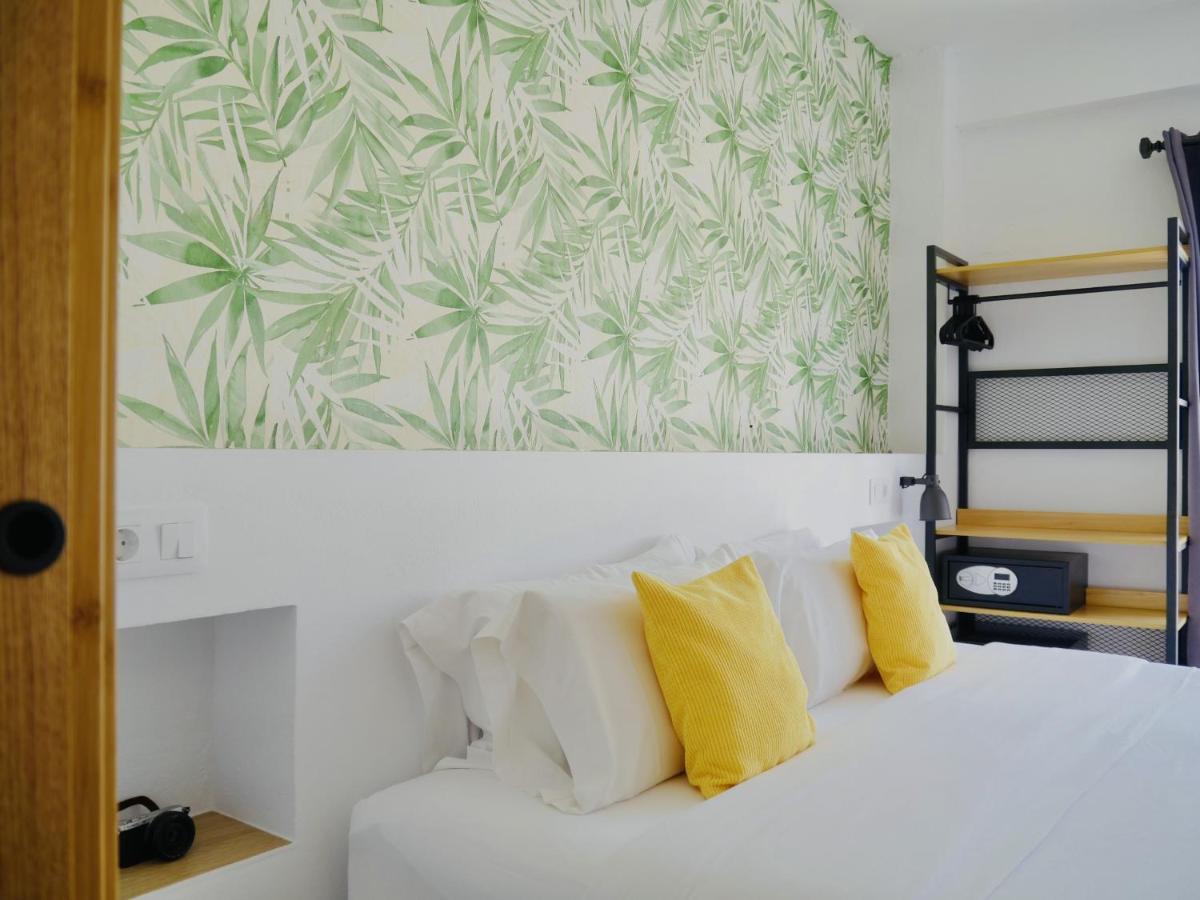 Nanit Rooms Ibiza Hostal サンタ・エウラリア・デス・リウ エクステリア 写真