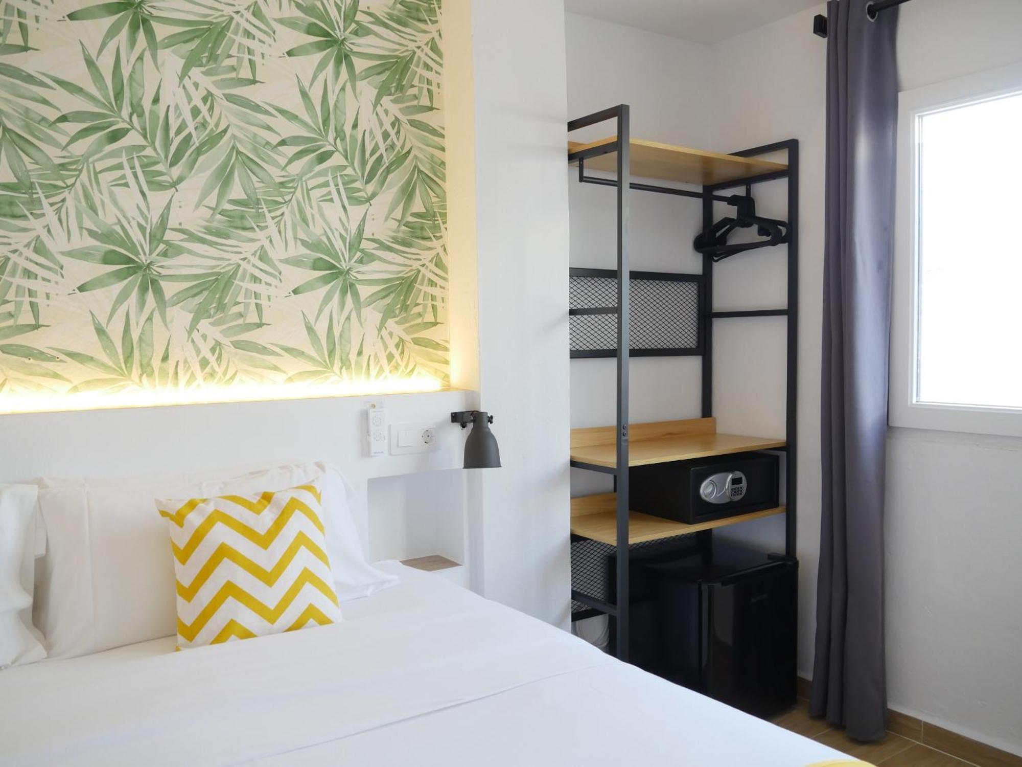 Nanit Rooms Ibiza Hostal サンタ・エウラリア・デス・リウ 部屋 写真
