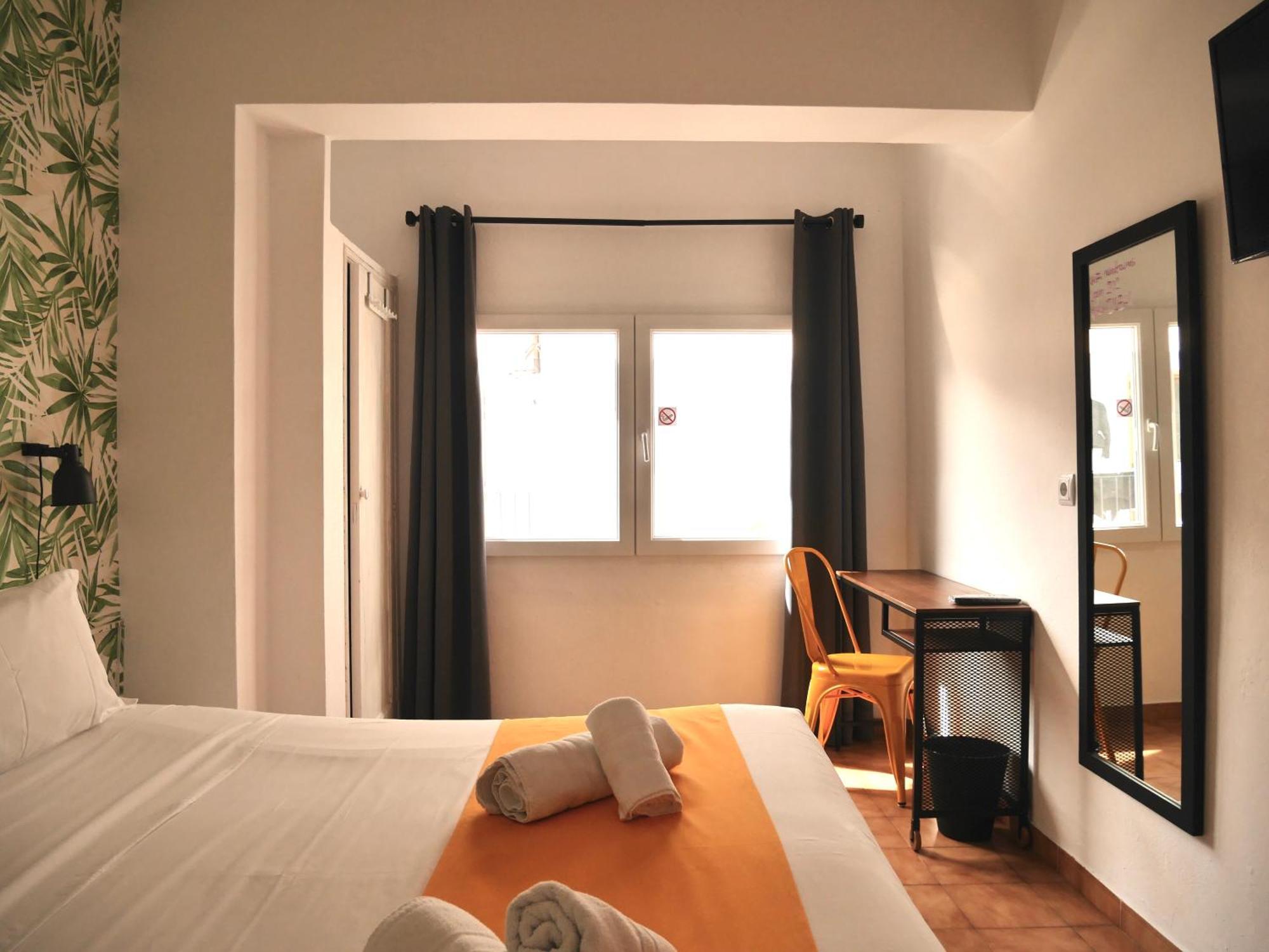Nanit Rooms Ibiza Hostal サンタ・エウラリア・デス・リウ 部屋 写真